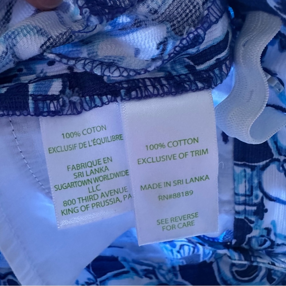 Lilly Pulitzer Blue and‎ White Kids Animal Print Shorts Size 4 - Picture 4 of 5